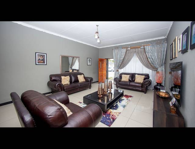 4 BEDROOM HOUSE FOR SALE IN AMALINDA